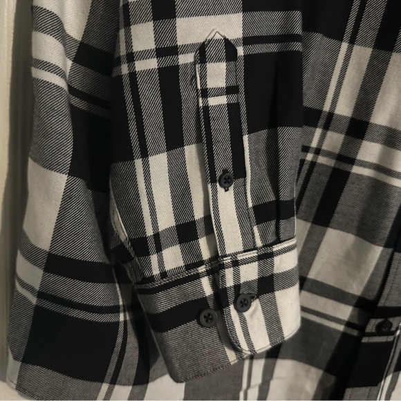 Blackcraft Love Me Like My Demons Do -
Flannel - Picture 4 of 8